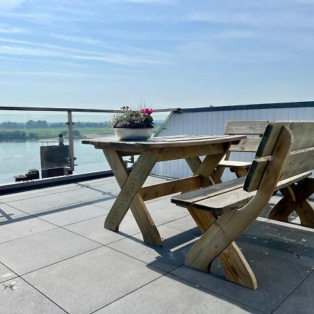 Panorama - Exklusives Apartment An Der Promenade Mit Dachterrasse & Rheinblick Еммеріх Екстер'єр фото